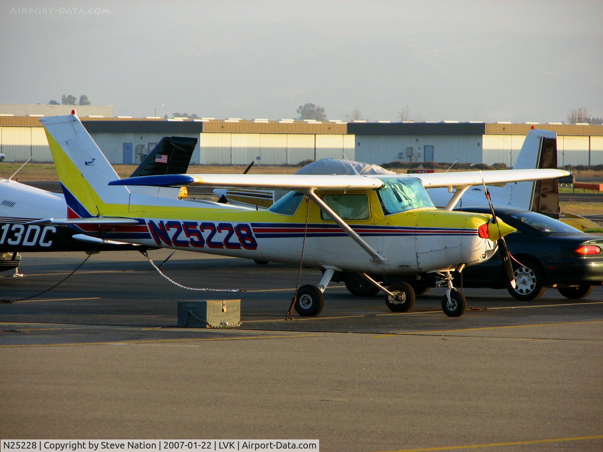 N25228, 1977 Cessna 152 C/N 15280543, Flying Particles 1977 Cessna 152 @ Livermore Municipal Airport, C