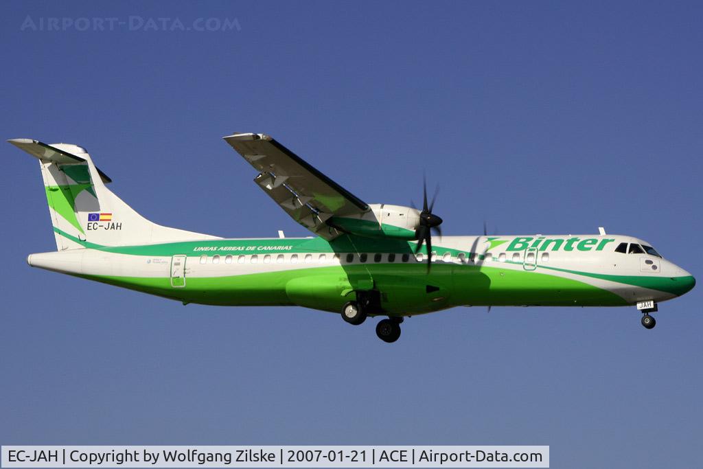 EC-JAH, 2004 ATR 72-212A MPA C/N 712, Visitor