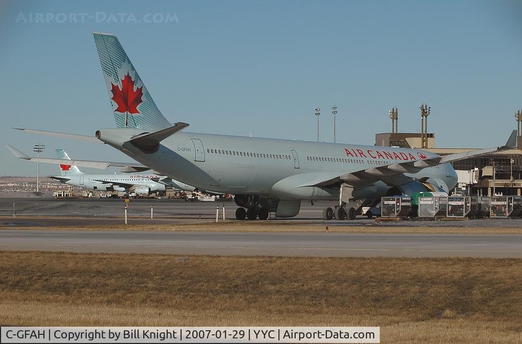 C-GFAH, 1999 Airbus A330-343 C/N 0279, In overnight area with engine cover open.