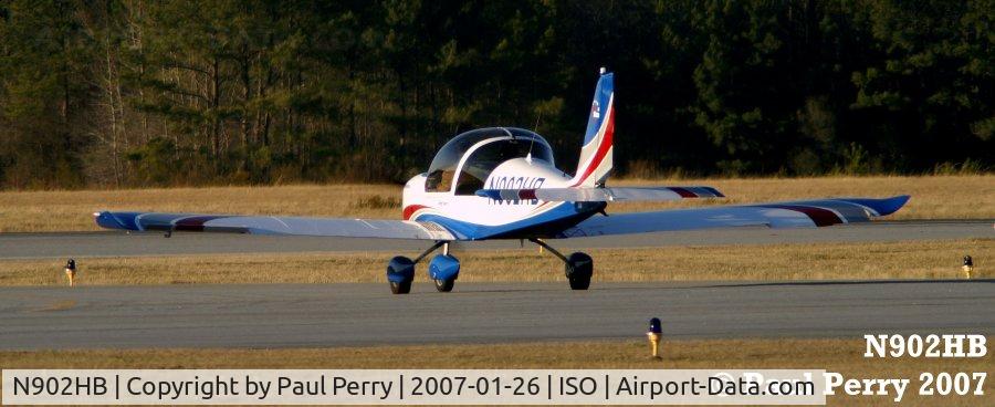 N902HB, 2006 Evektor-Aerotechnik Sportstar C/N 20060604, Quite the little bug-eyed standout in the late day sun
