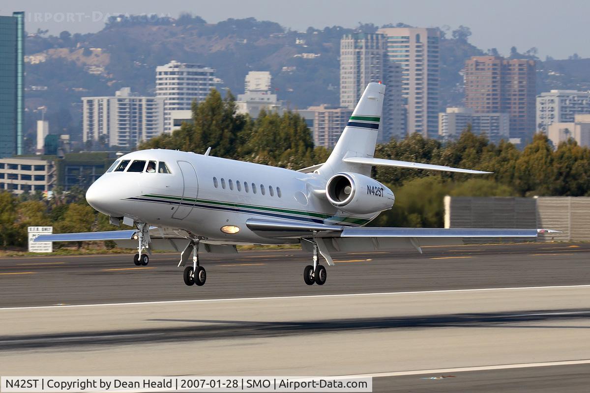 N42ST, 1996 Dassault Falcon 2000 C/N 39, Seagate Air's 1996 Dassault Falcon 2000 N42ST, from Norman Y Mineta San Jose Int'l (KSJC), landing RWY 21.