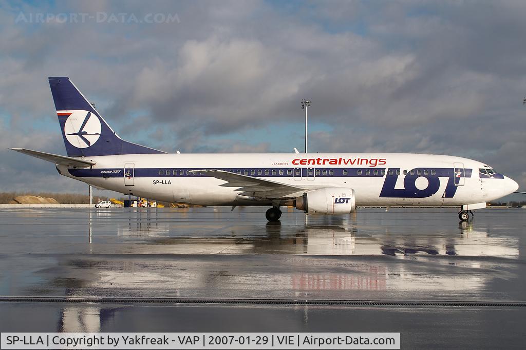 SP-LLA, 1993 Boeing 737-45D C/N 27131, Centralwings Boeing 737-400 - reflection