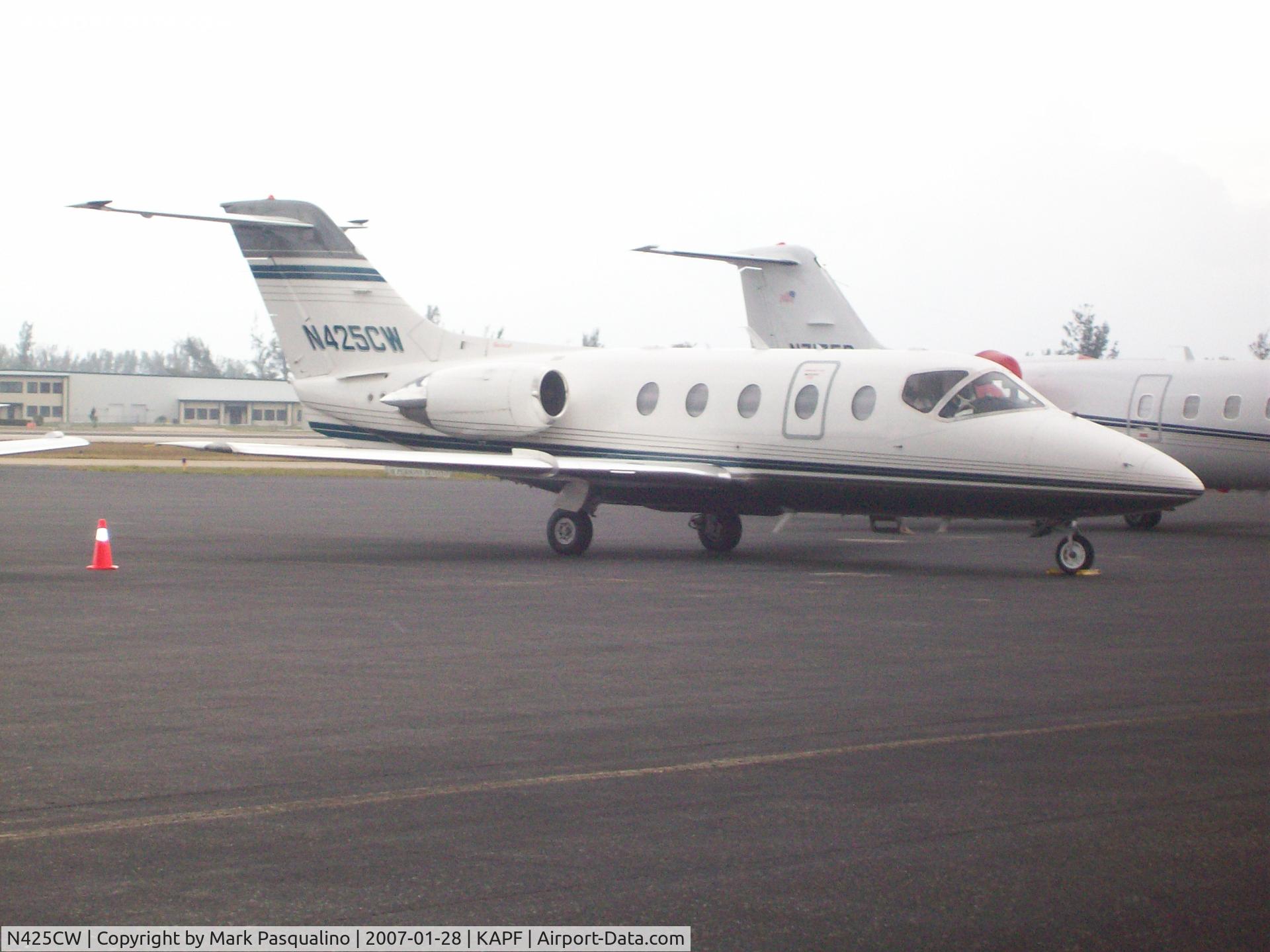 N425CW, 2003 Raytheon Beechjet 400A C/N RK-345, Beech 400A