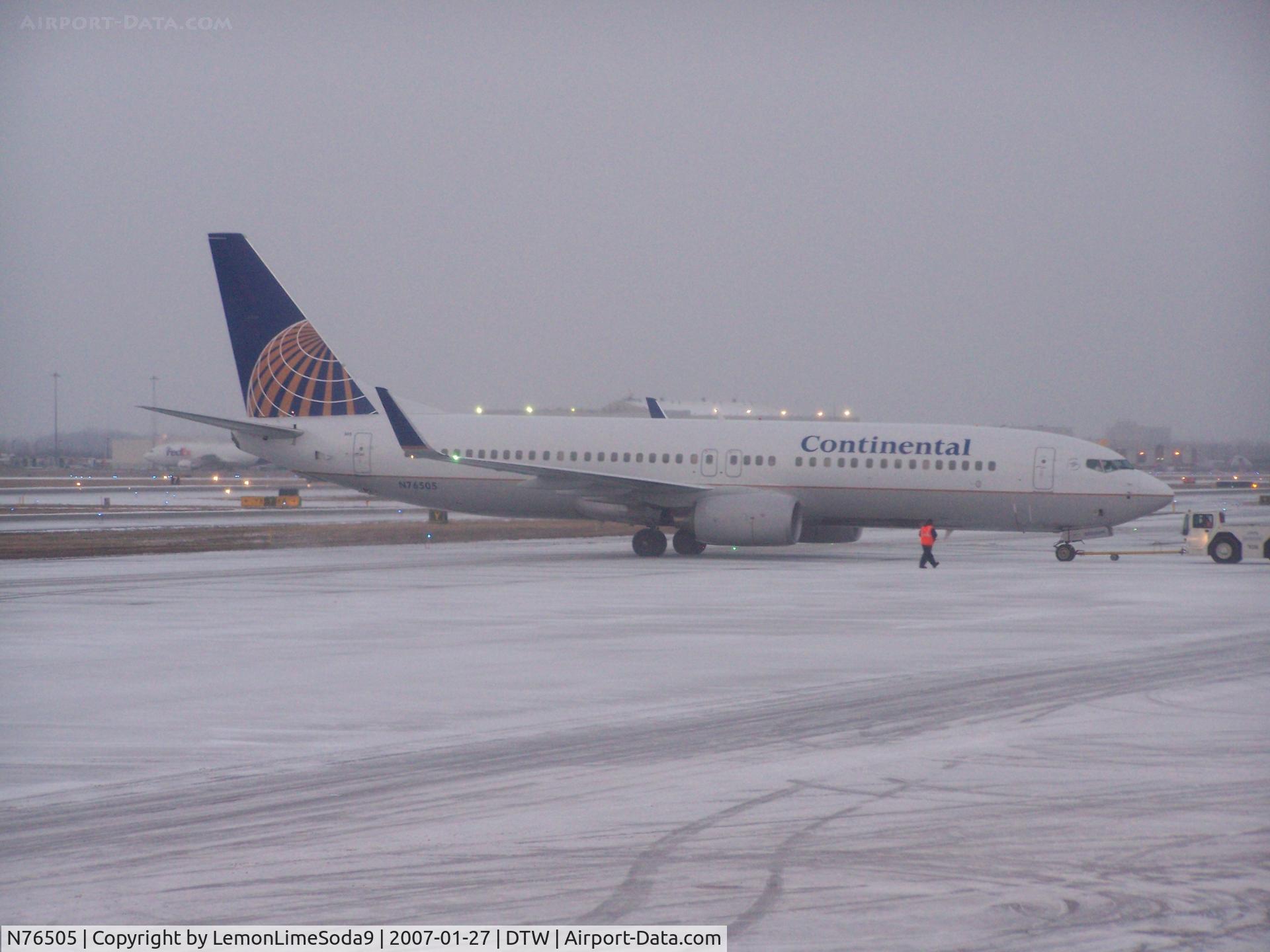 N76505, 2006 Boeing 737-824 C/N 32834, This was taken on a Mad Dog at the gate.