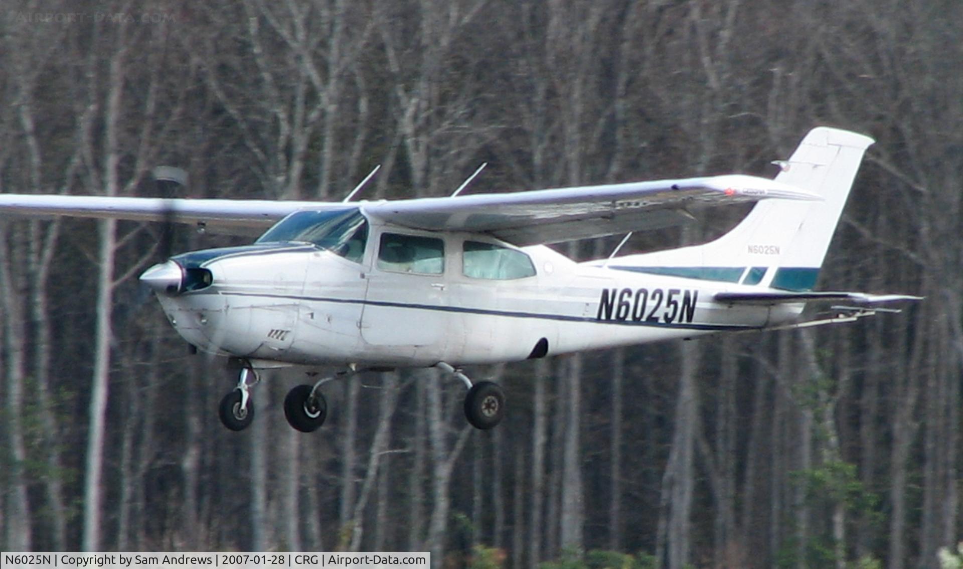 N6025N, 1978 Cessna T210M Turbo Centurion C/N 21062893, Just over the runway.