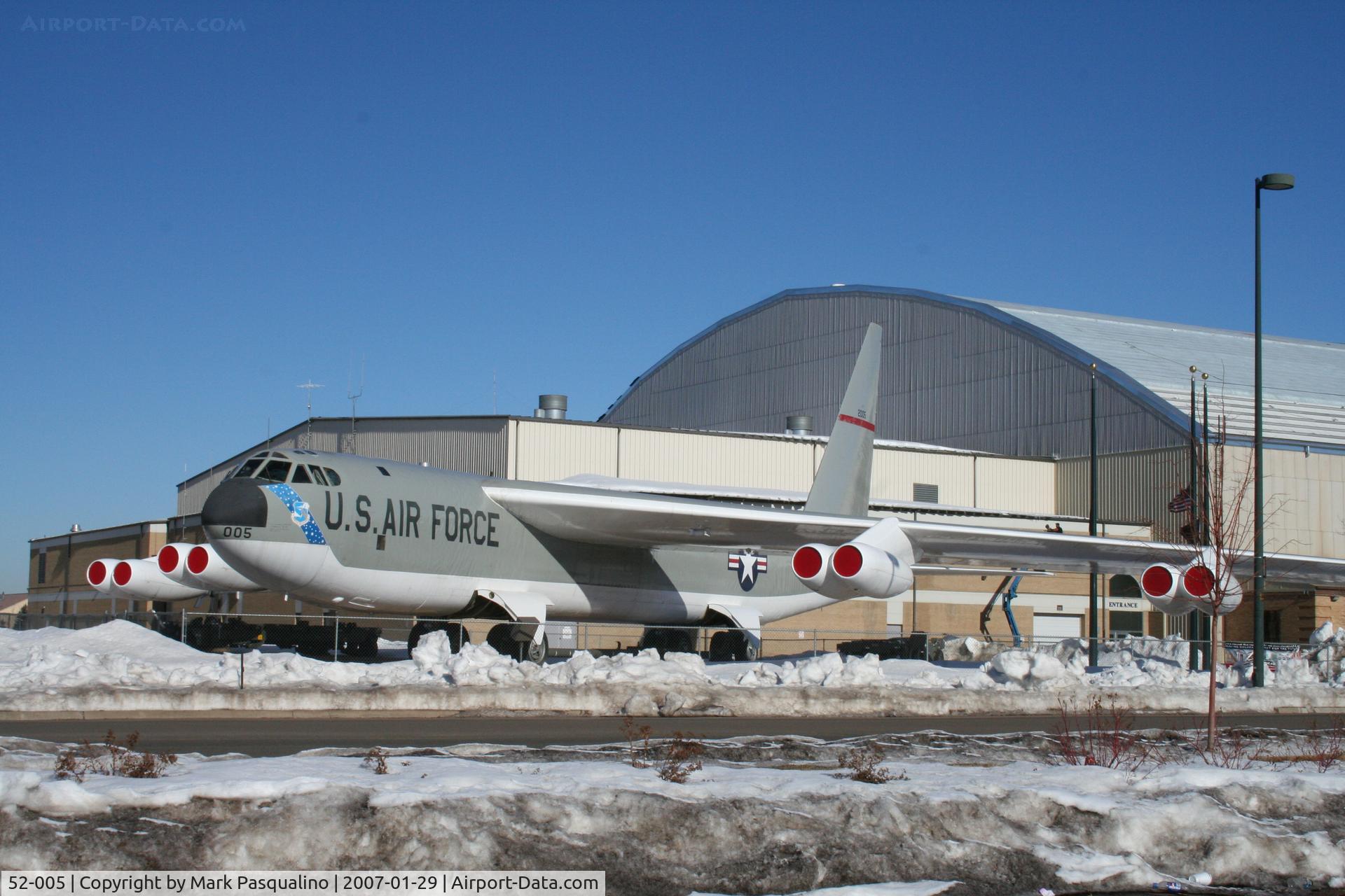 52-005, 1952 Boeing GB-52B Stratofortress C/N 16495, B-52B outside Wings Over the Rockies Air and Space Museum