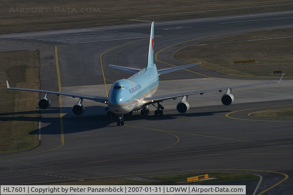 HL7601, 2004 Boeing 747-4B5F/SCD C/N 33949, Korean Air Cargo