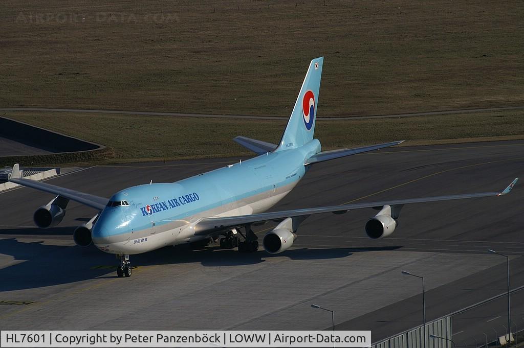 HL7601, 2004 Boeing 747-4B5F/SCD C/N 33949, Korean Air Cargo