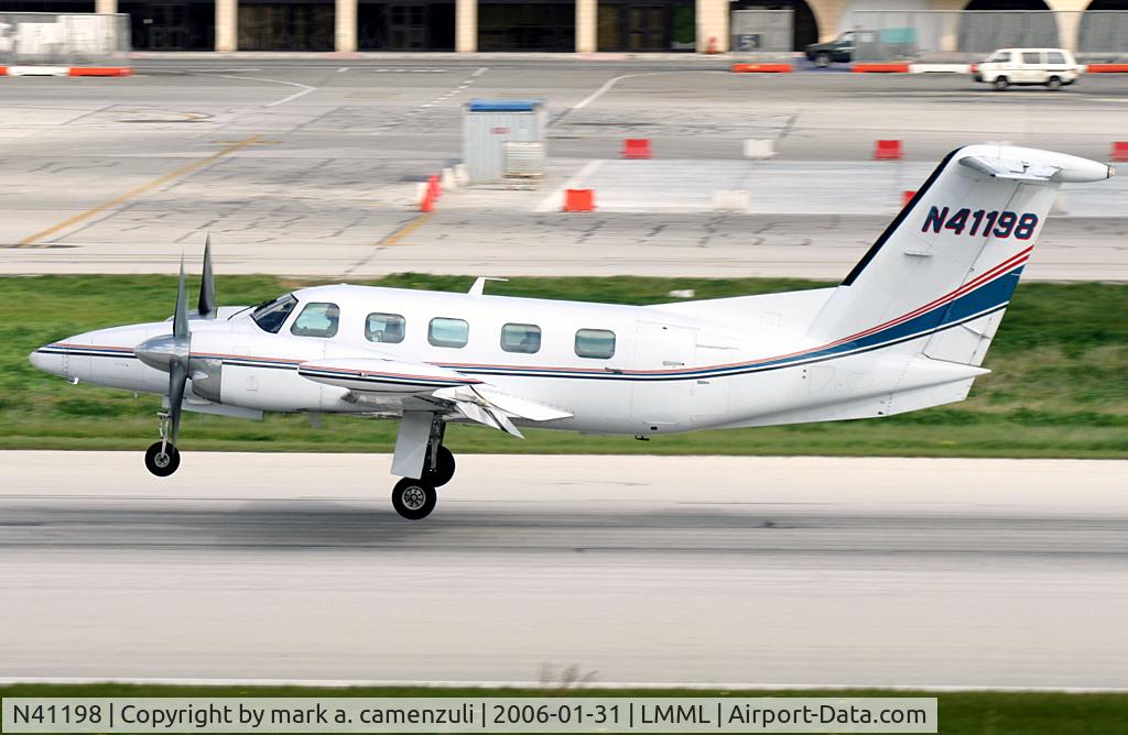 N41198, 1985 Piper PA-42-1000 Cheyenne 400LS C/N 42-5527030, PIPER PA