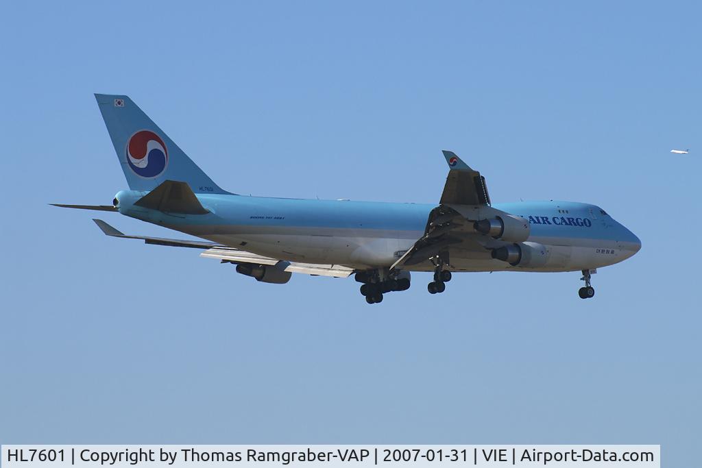 HL7601, 2004 Boeing 747-4B5F/SCD C/N 33949, Korean Air Boeing 747-400