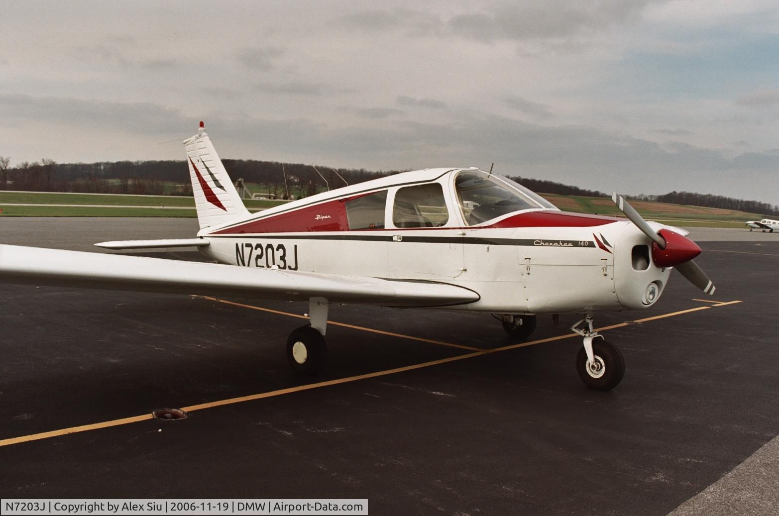 N7203J, 1968 Piper PA-28-140 C/N 28-24534, 68 Cherokee 140 @ Westminster, MD