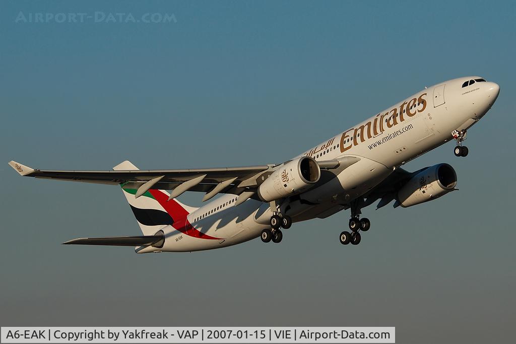 A6-EAK, 2002 Airbus A330-243 C/N 452, Emirates Airbus 330-200