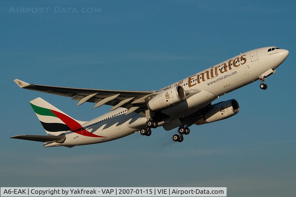 A6-EAK, 2002 Airbus A330-243 C/N 452, Emirates Airbus 330-200