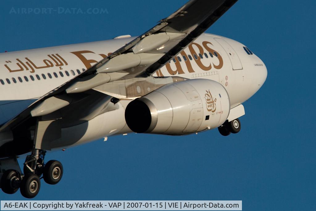 A6-EAK, 2002 Airbus A330-243 C/N 452, Emirates Airbus 330-200