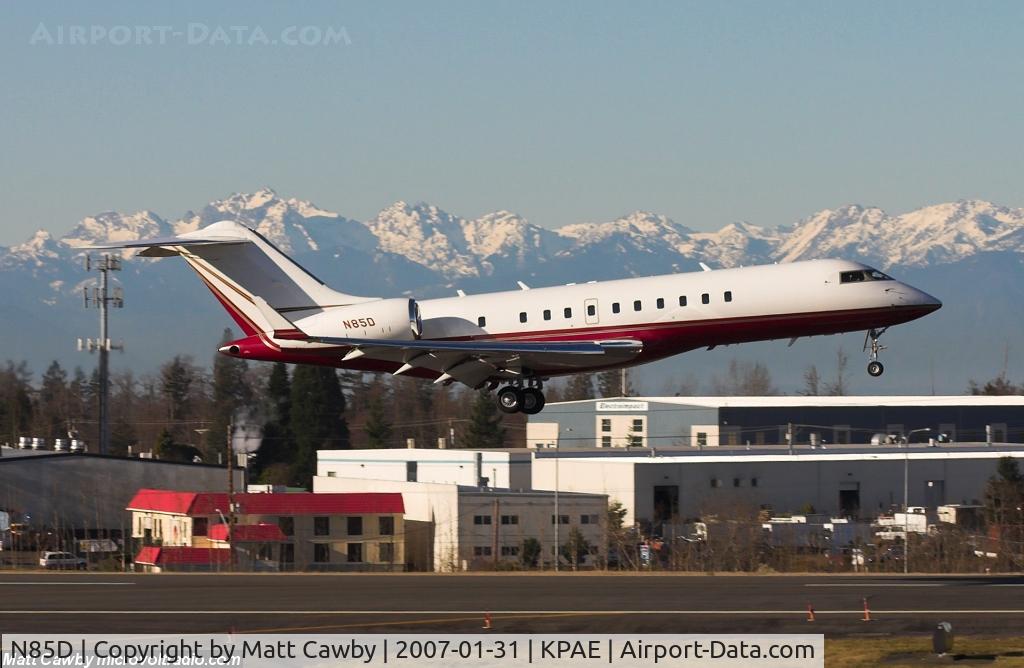 N85D, 2001 Bombardier BD-700-1A10 Global Express C/N 9078, Inbound Paine Field from KVNY