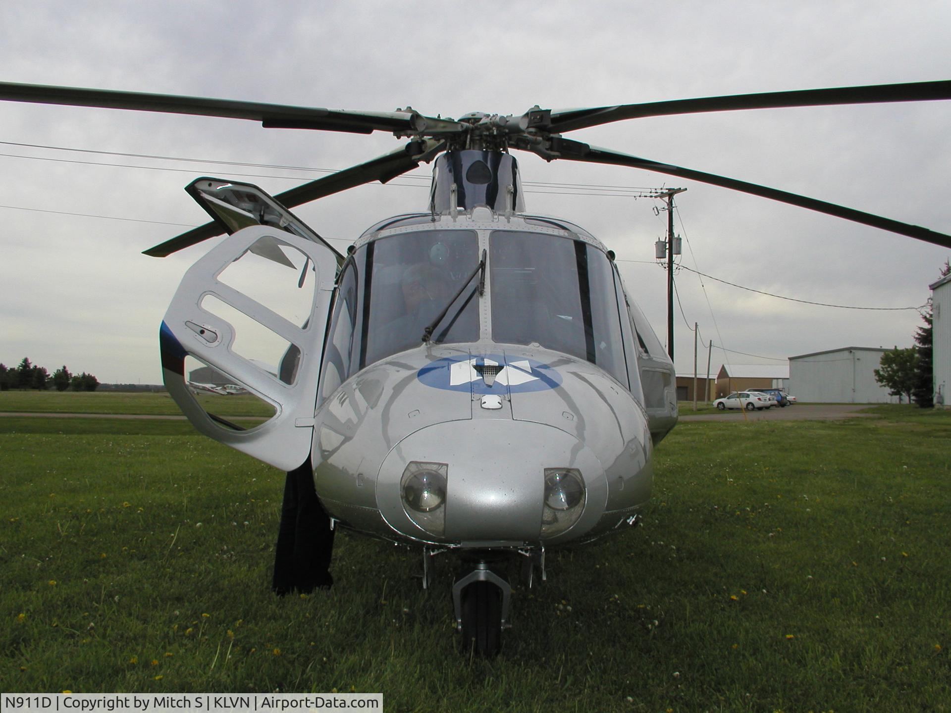 N911D, Agusta A-109C Max C/N 7637, Front Angle
