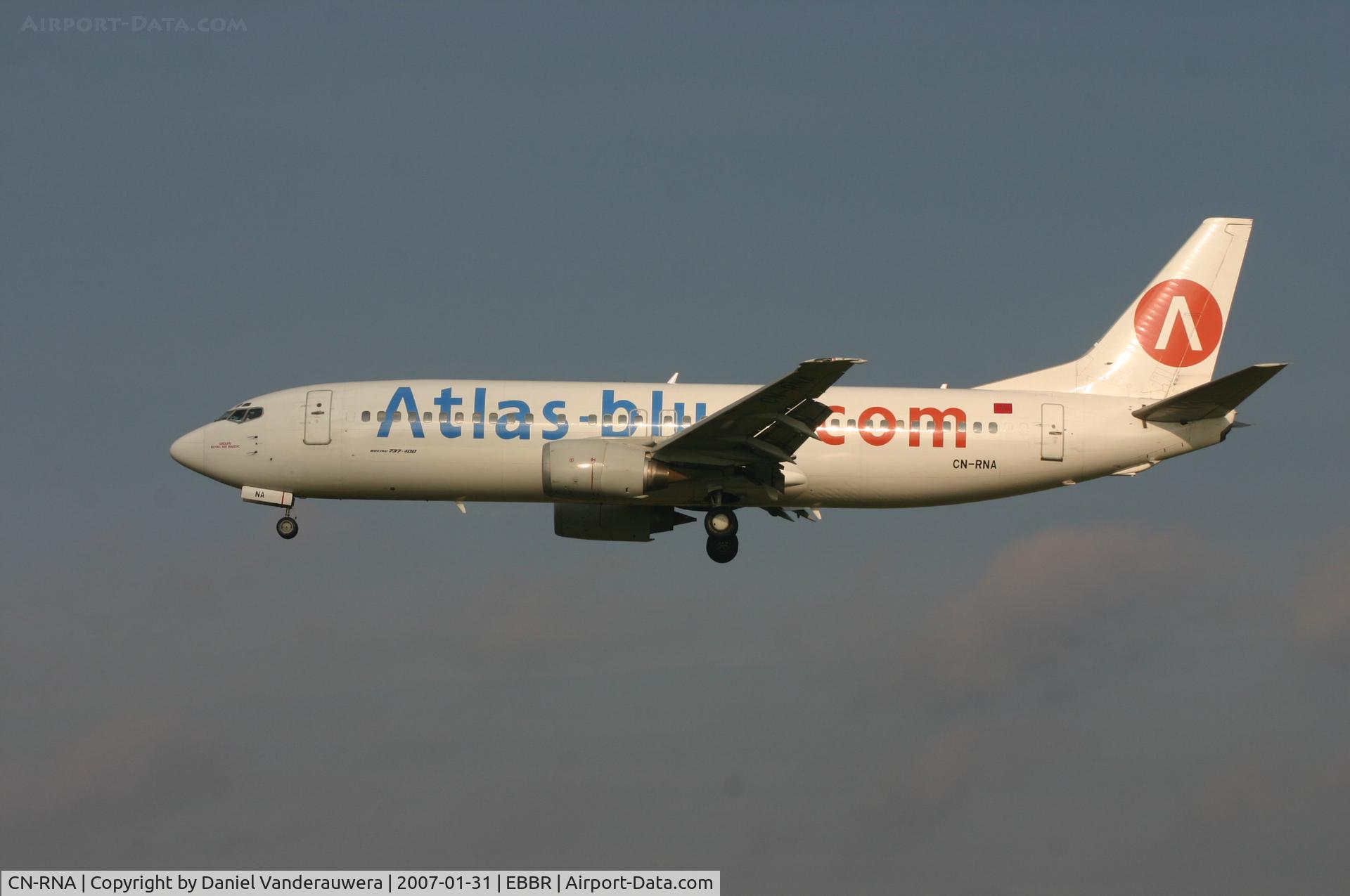 CN-RNA, 1993 Boeing 737-4B6 C/N 26531, arrival of flight 8A412  -  the tail is still in the sunlight ...