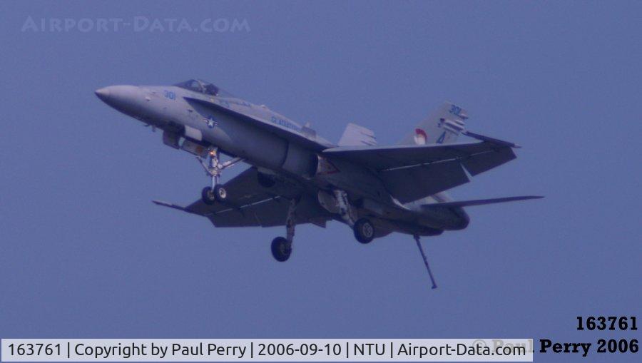 163761, 1989 McDonnell Douglas F/A-18C Hornet C/N 0839, Dirty slow pass by AD-301
