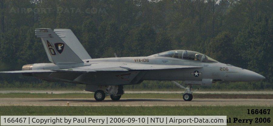 166467, Boeing F/A-18F Super Hornet C/N F102, Gladiator's Demo Super Hornet