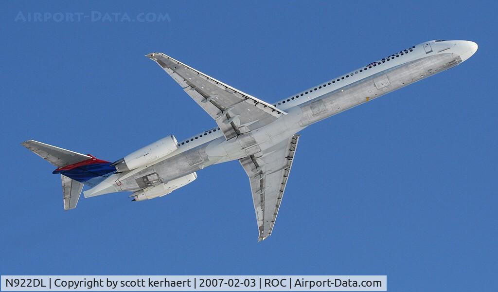 N922DL, 1988 McDonnell Douglas MD-88 C/N 49646, Delta 411 to ATL
