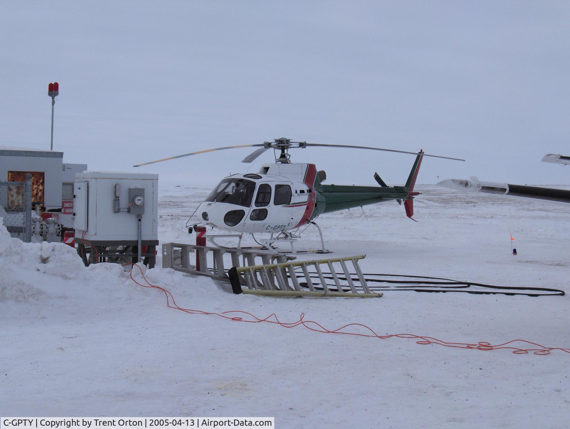 C-GPTY, 1990 Aerospatiale AS-350B-2 Ecureuil C/N 2360, Hi Wood Helicopters Ltd, Holman Airport, Vitoria Island, NWT, Canada