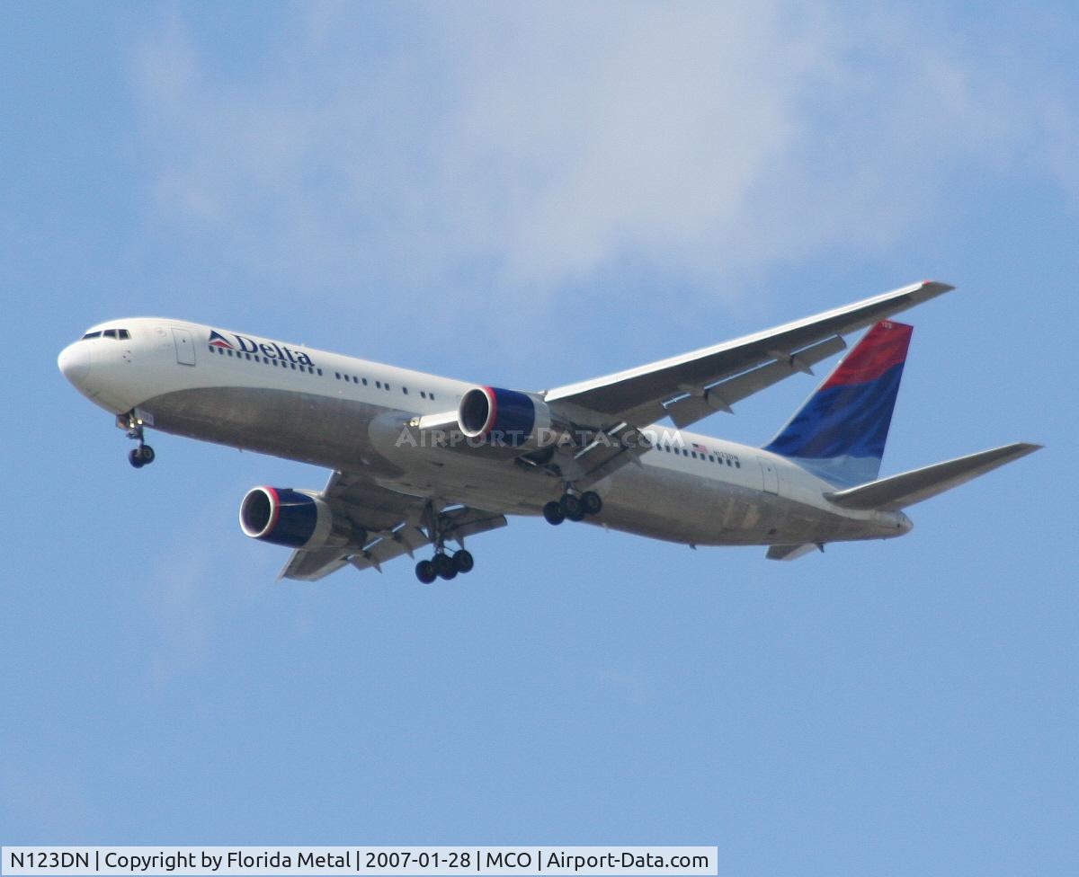N123DN, 1987 Boeing 767-332 C/N 23437, Delta 767