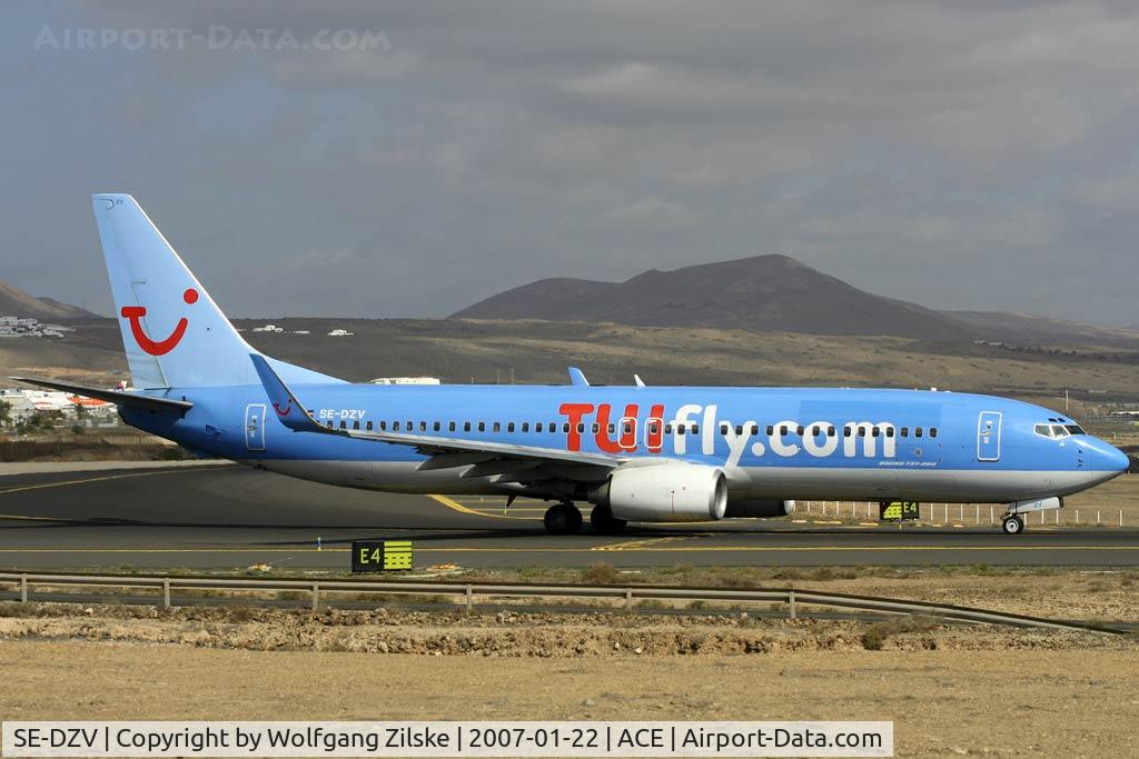 SE-DZV, 2003 Boeing 737-804 C/N 32904, visitor