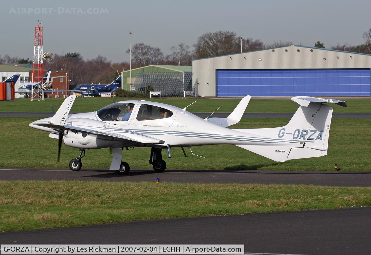 G-ORZA, 2005 Diamond DA-42 Twin Star C/N 42.062, Diamond Twinstar DA-42