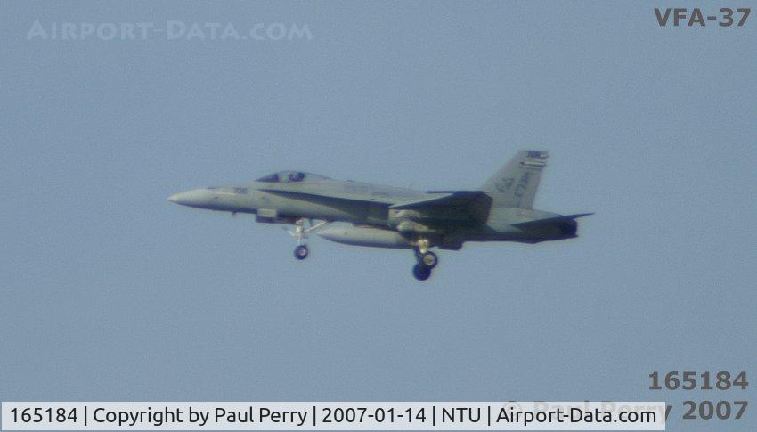 165184, McDonnell Douglas F/A-18C Hornet C/N 1310/C409, Finally coming back down, after not retracting the gear for 3 passes.
