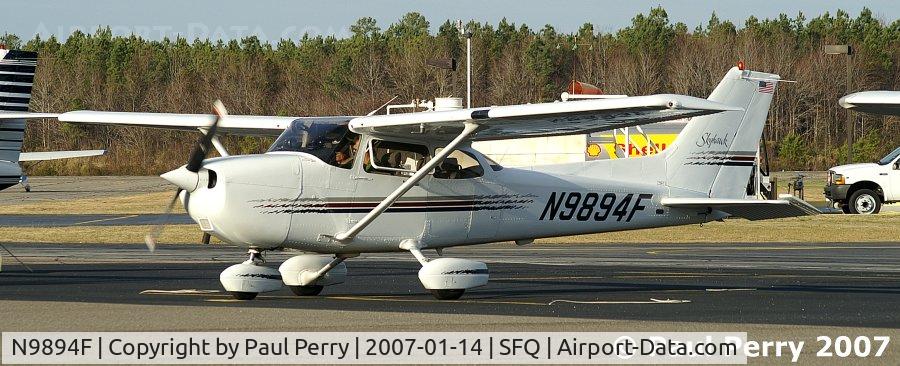 N9894F, Cessna 172R C/N 17280176, Warming up, ready to taxi