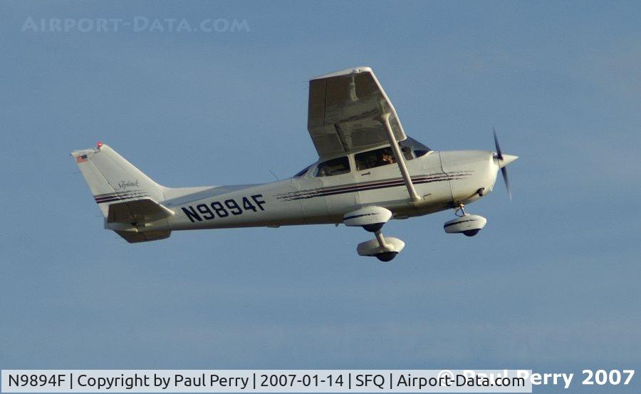N9894F, Cessna 172R C/N 17280176, Headed up and out from Suffolk