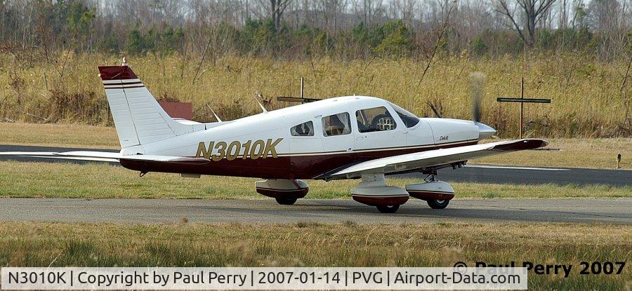 N3010K, 1978 Piper PA-28-236 Dakota C/N 28-7911086, Turning onto the runway, ready to go