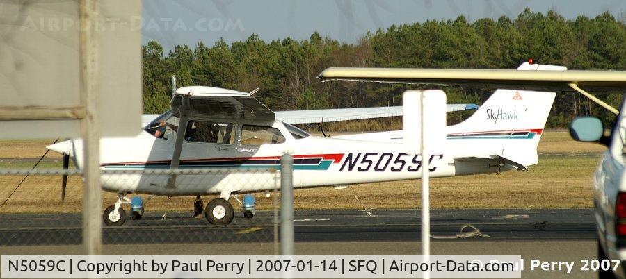N5059C, Cessna 172R C/N 17281122, Sneaking in as I was loading out to leave
