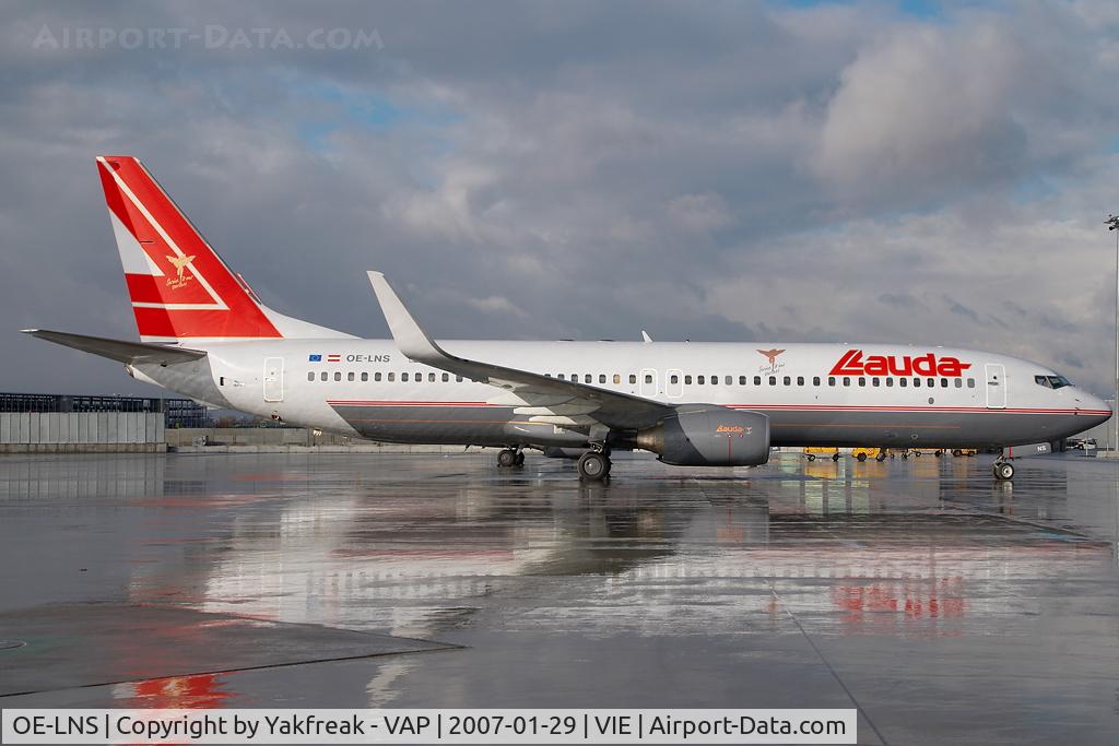 OE-LNS, 2005 Boeing 737-8Z9 C/N 34262, Lauda Air Boeing 737-800 - reflection