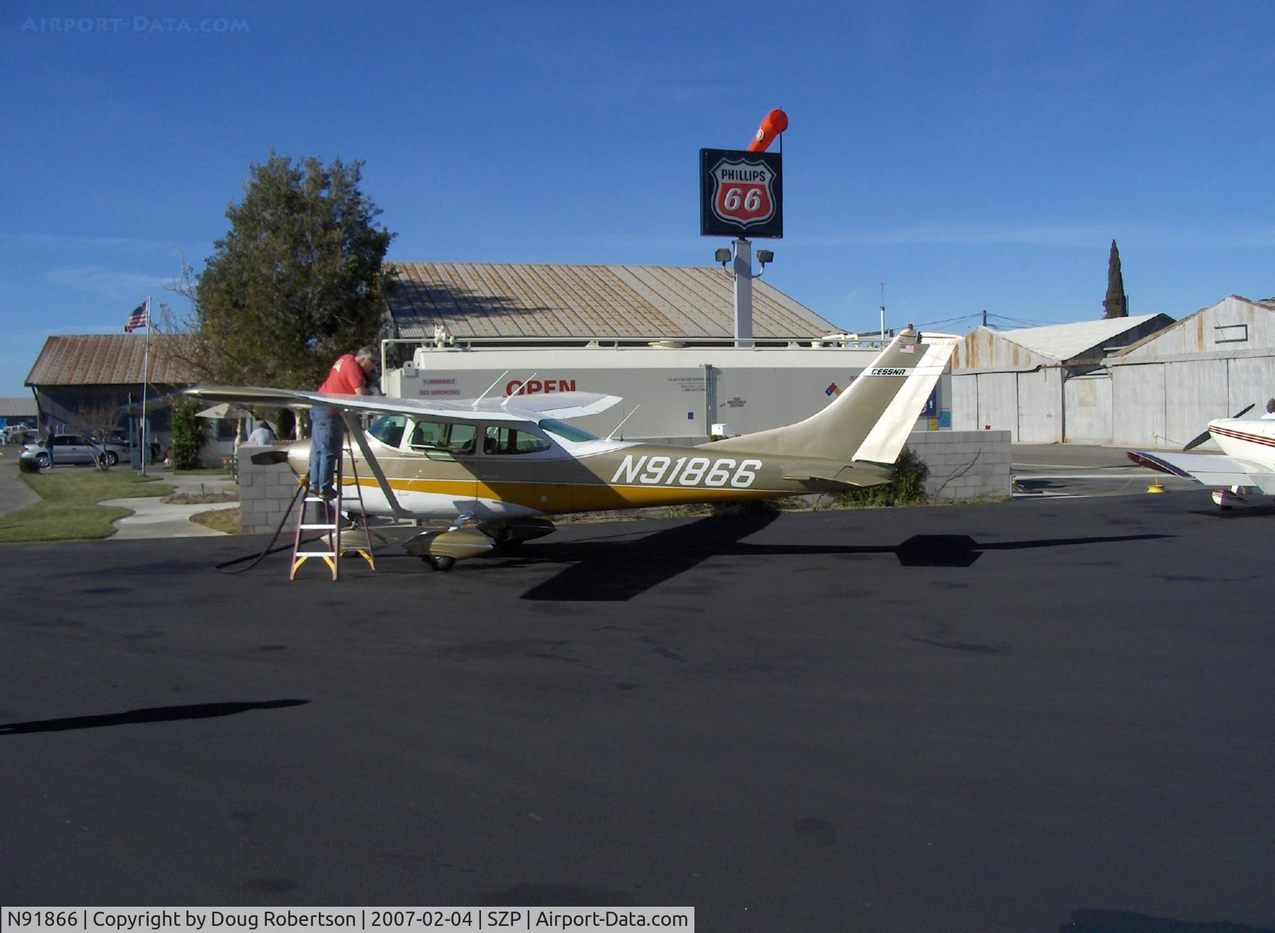 N91866, 1969 Cessna 182M Skylane C/N 18259939, 1969 Cessna  182M SKYLANE, Continental O-470-S 230 Hp, refuel