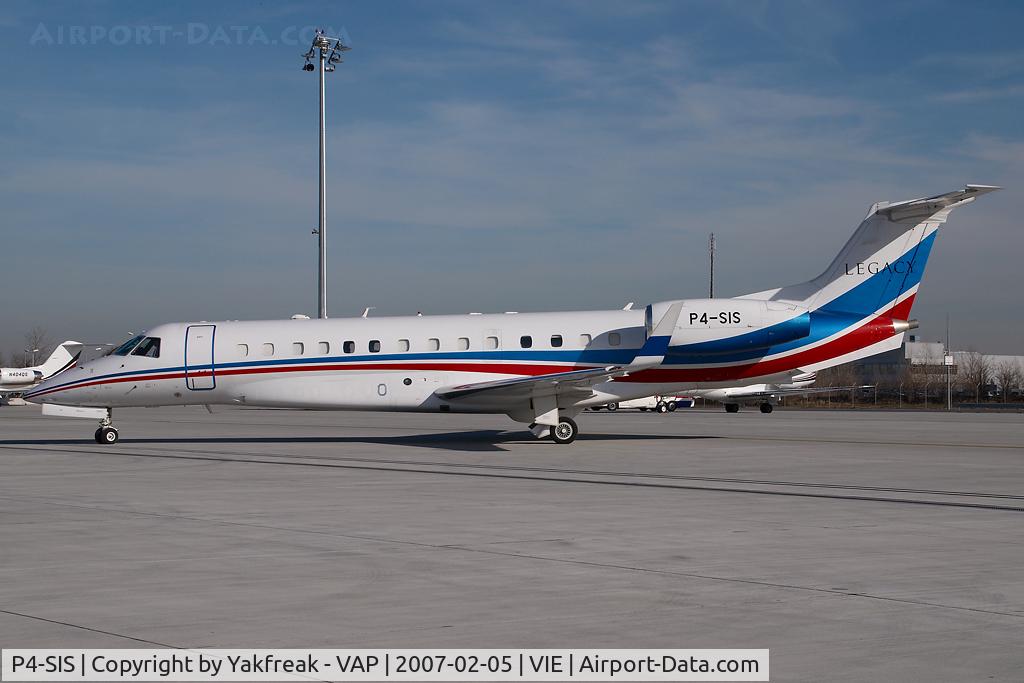 P4-SIS, Embraer EMB-135BJ Legacy C/N 14500586, Embraer 135 Legacy