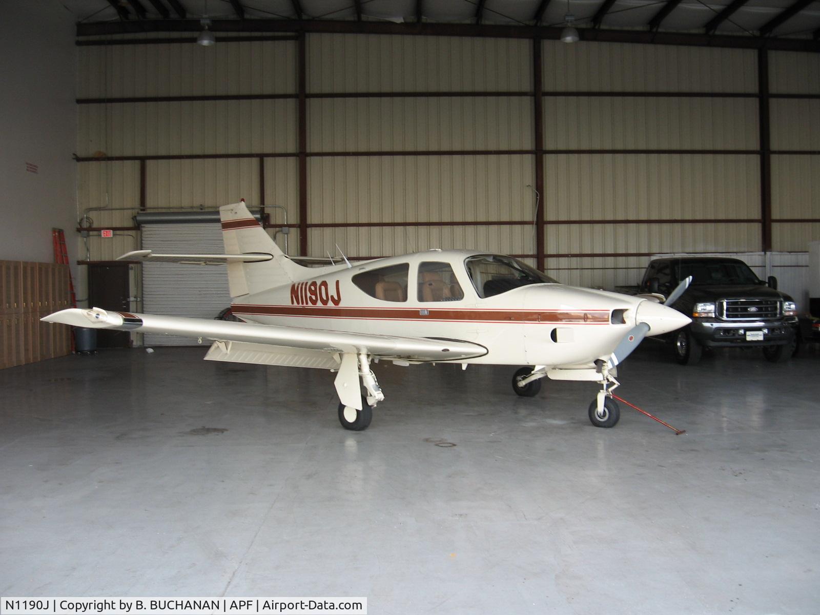 N1190J, 1974 Aero Commander 112 C/N 190, COMMANDER 112A
