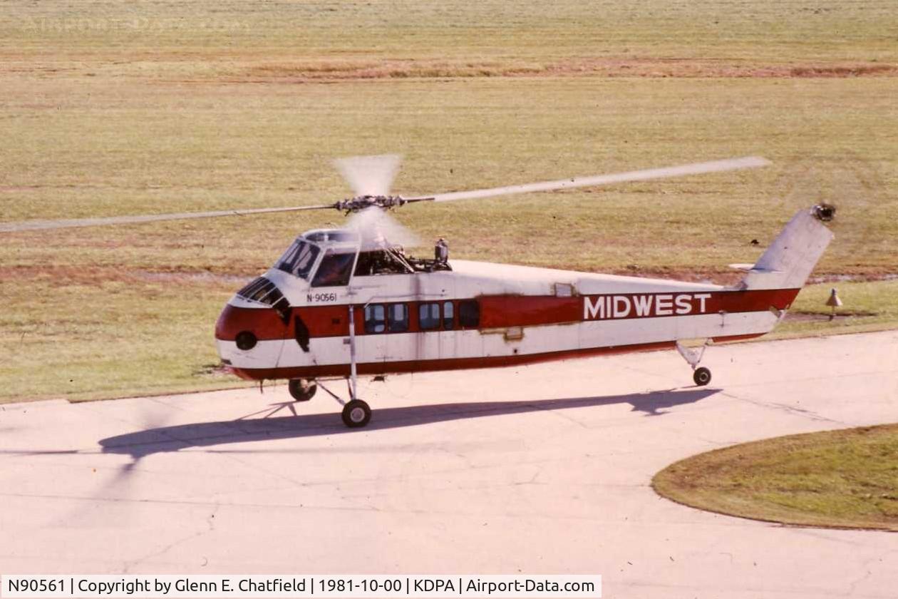 N90561, 1958 Sikorsky S-58D C/N 58-1332, Taxiing by the control tower,  Ex USMC HUS-1/UH-34D 148777