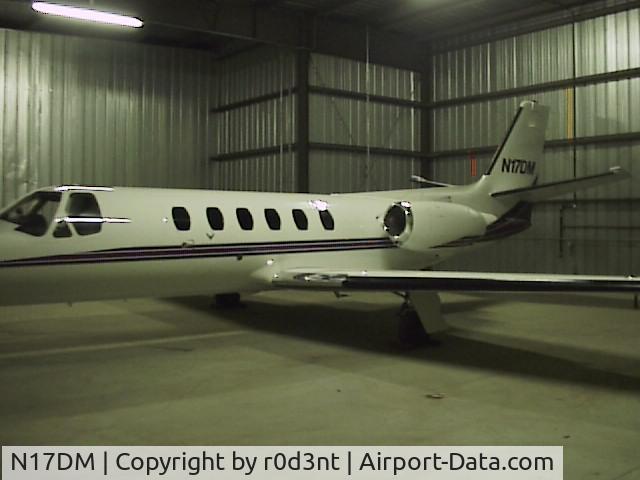 N17DM, 1982 Cessna 550 Citation II C/N 550-0417, Inside hanger