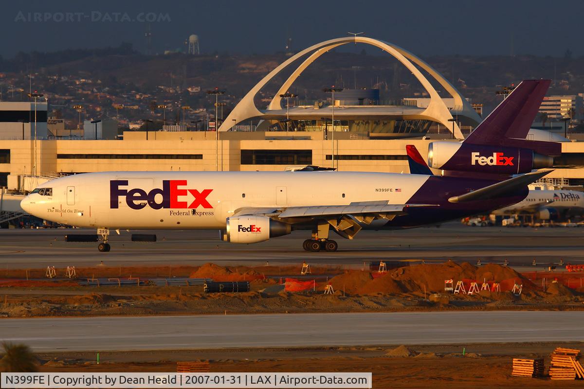 N399FE, 1981 McDonnell Douglas MD-10-10F C/N 48262, FedEx N399FE (FLT FDX3154) from Fort Worth Alliance (KAFW) about to exit RWY 25R after landing late in the day.