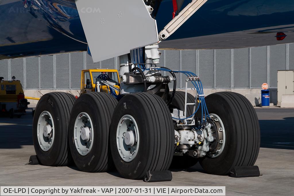 OE-LPD, 2006 Boeing 777-2Z9/ER C/N 35960, Austrian Airlines Boeing 777-200