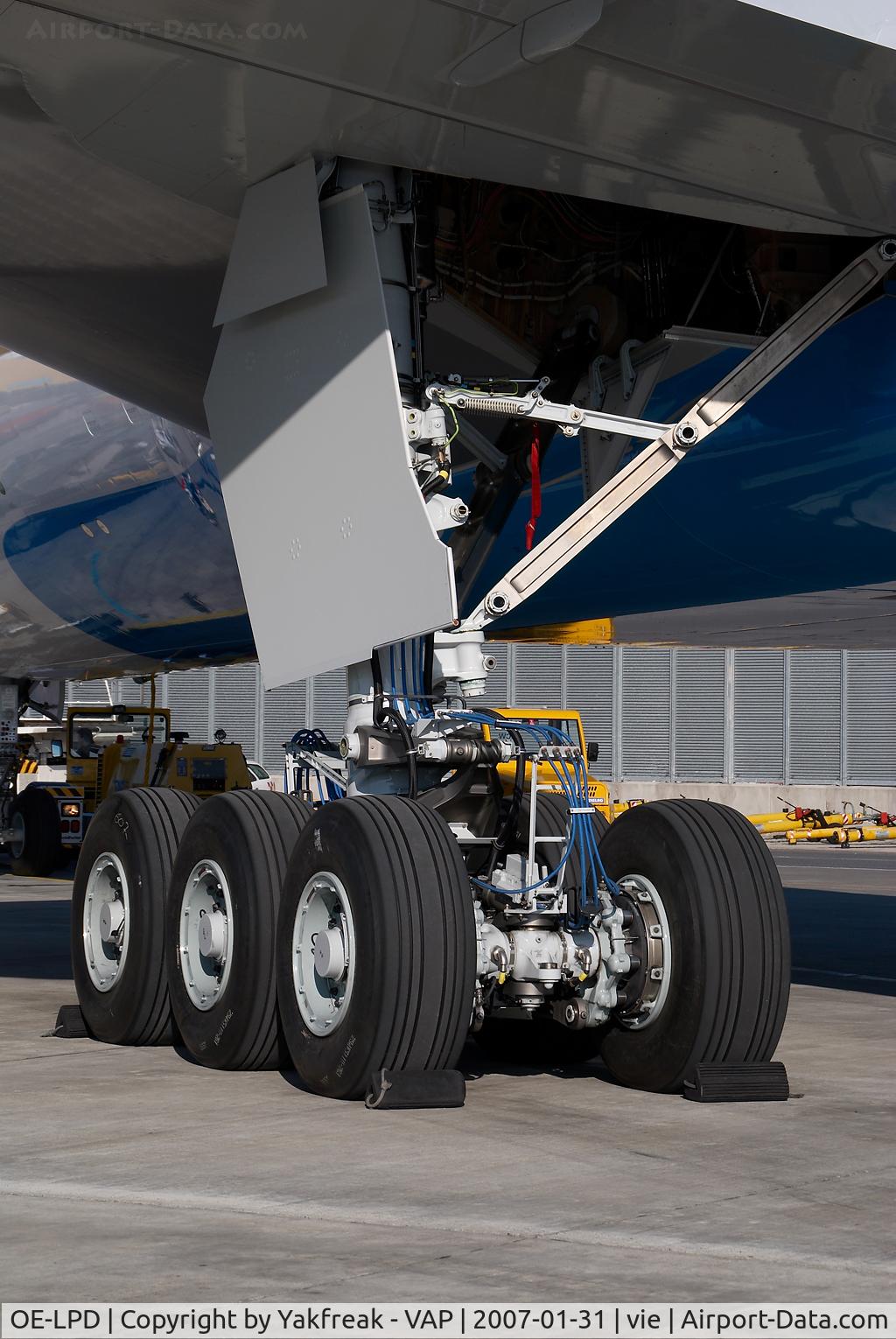 OE-LPD, 2006 Boeing 777-2Z9/ER C/N 35960, Austrian Airlines Boeing 777-200