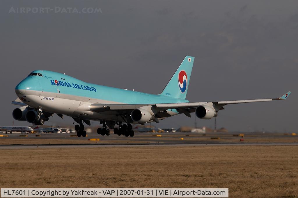HL7601, 2004 Boeing 747-4B5F/SCD C/N 33949, Korean Air Boeing 747-400