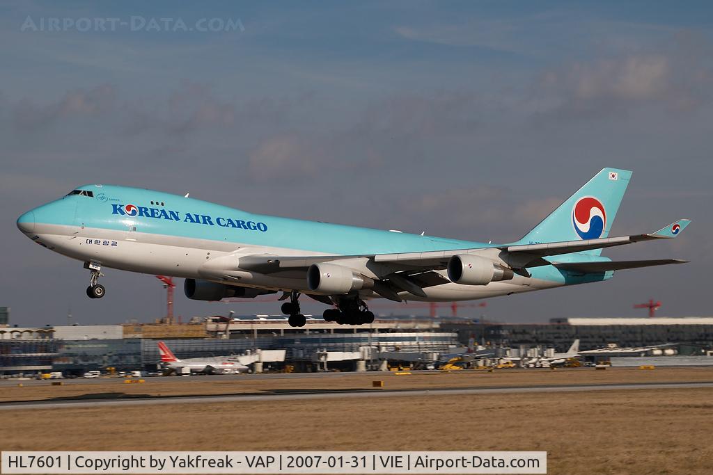 HL7601, 2004 Boeing 747-4B5F/SCD C/N 33949, Korean Air Boeing 747-400