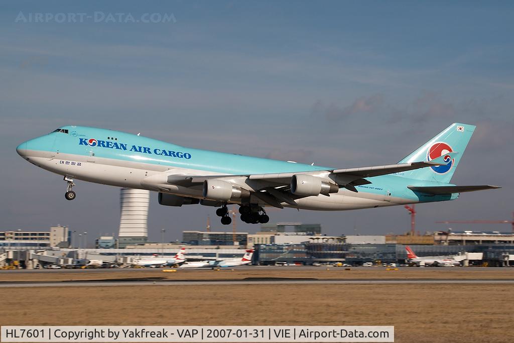 HL7601, 2004 Boeing 747-4B5F/SCD C/N 33949, Korean Air Boeing 747-400