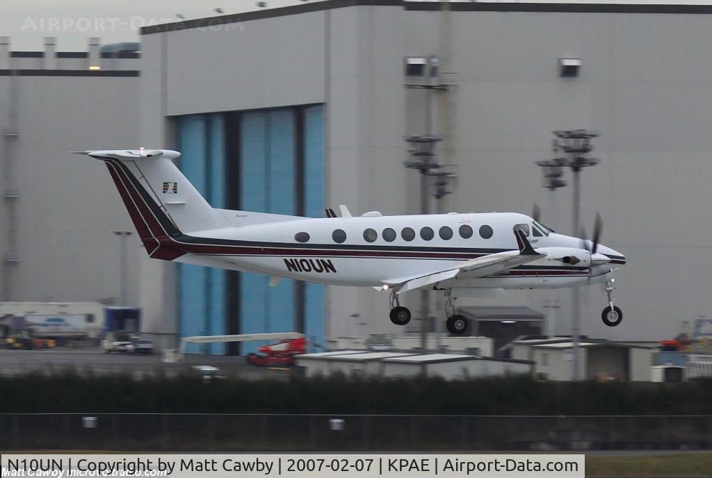 N10UN, 1996 Raytheon Aircraft Company B300 C/N FL-158, Inbound from KBLI