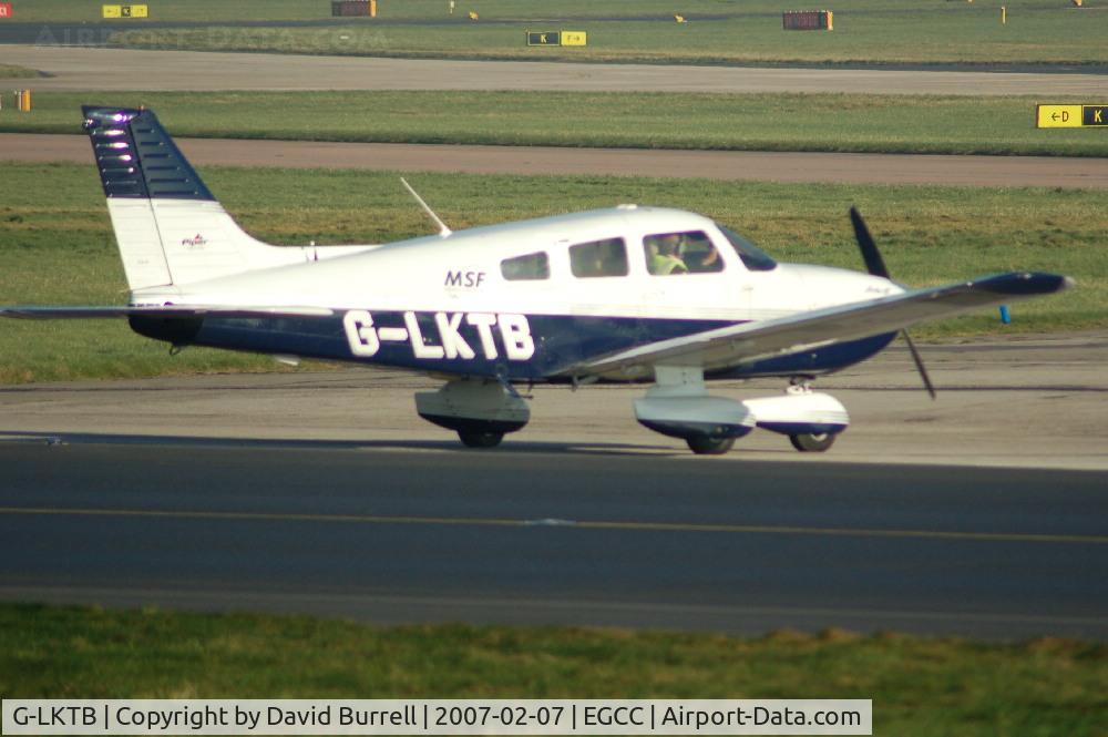 G-LKTB, 2001 Piper PA-28-181 Cherokee Archer III C/N 2843496, Piper - Taxing