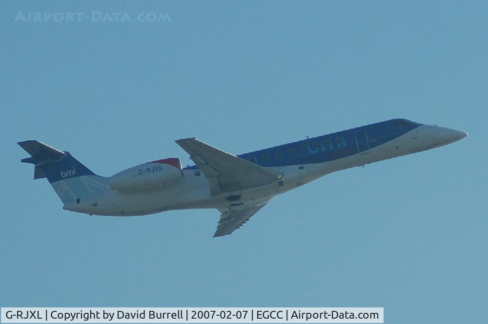 G-RJXL, 2001 Embraer ERJ-135ER (EMB-135ER) C/N 145376, BMI - Taking Off