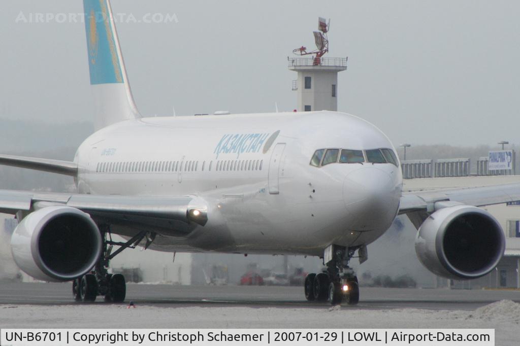 UN-B6701, 2001 Boeing 767-2DXER C/N 32954, State Air Company Berkut ( Kazakhstan Government ) in linz