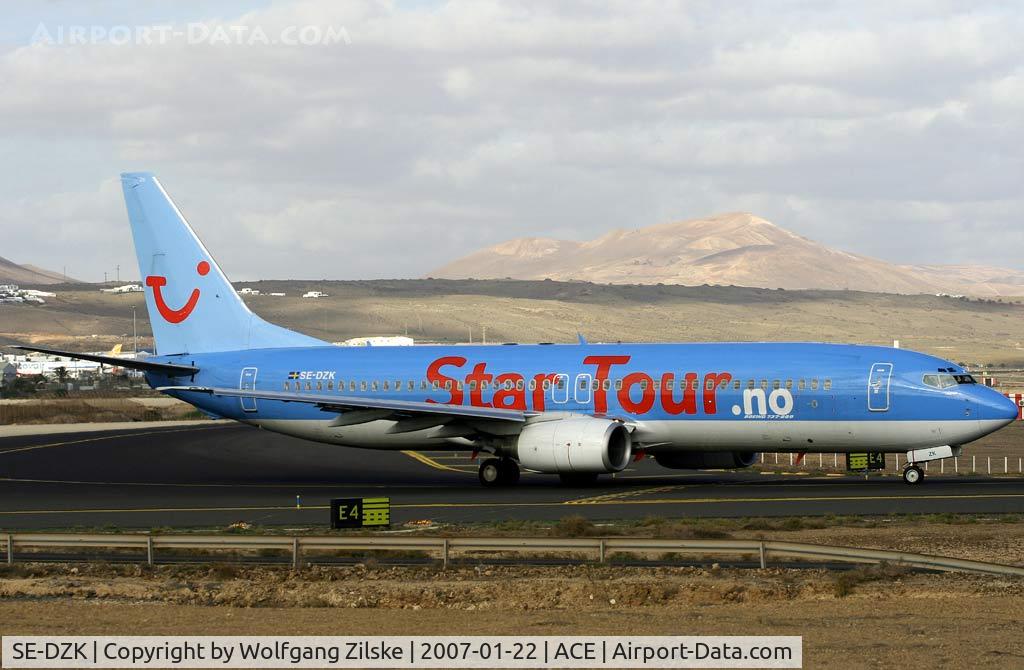 SE-DZK, 2000 Boeing 737-804 C/N 28231, visitor